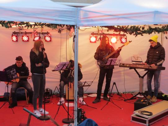 Schulbänd auf dem Ellwanger Weihnachtsmarkt