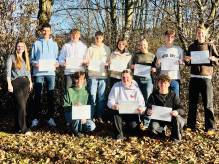 Erfolgreiche Übergabe der DELF-Zertifikate auf B1-Niveau